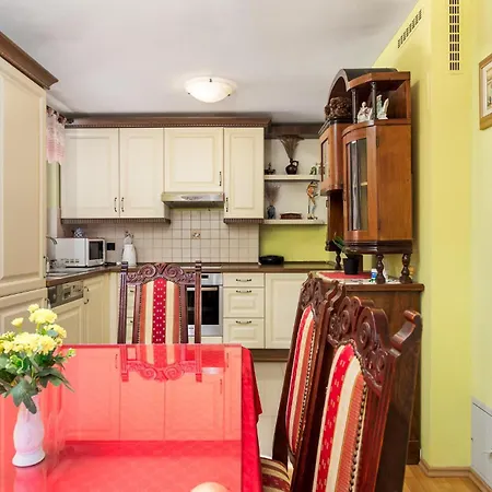 Semesterbostad Cozy In With Jacuzzi