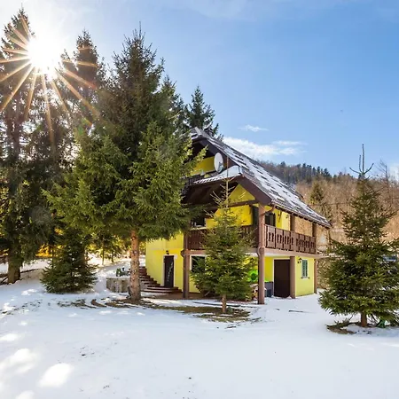 Holiday home Cozy In With Jacuzzi Lokve