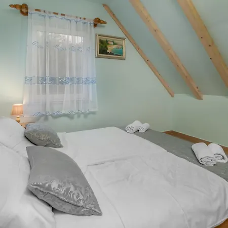 Vakantiehuis Cozy In With Jacuzzi *