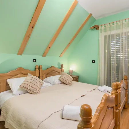 Cozy In With Jacuzzi Lokve