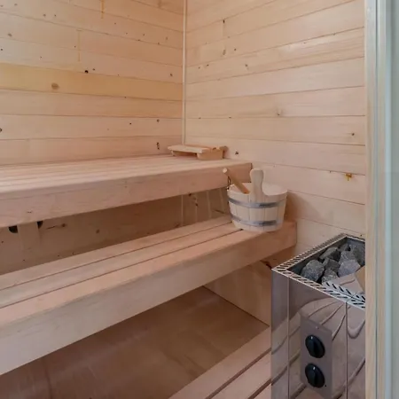 Semesterbostad Cozy In With Jacuzzi Lokve