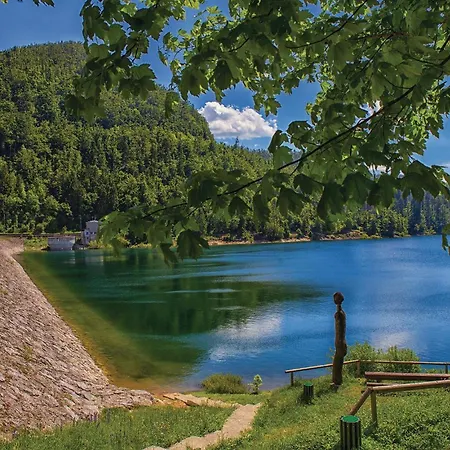 Semesterbostad Cozy In With Jacuzzi Lokve