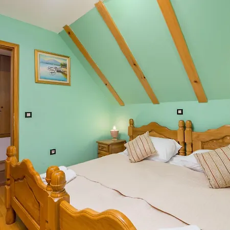 Cozy In With Jacuzzi Lokve